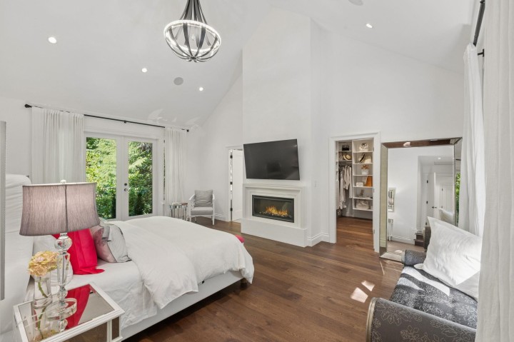 Photo 19 at 435 Macbeth Crescent, Cedardale, West Vancouver