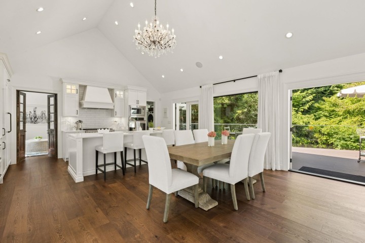 Photo 8 at 435 Macbeth Crescent, Cedardale, West Vancouver