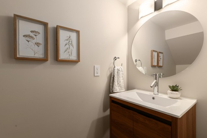 Photo 11 at 850 E 10th Avenue, Mount Pleasant VE, Vancouver East