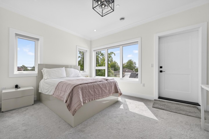 Photo 11 at 5835 Clarendon Street, Killarney VE, Vancouver East