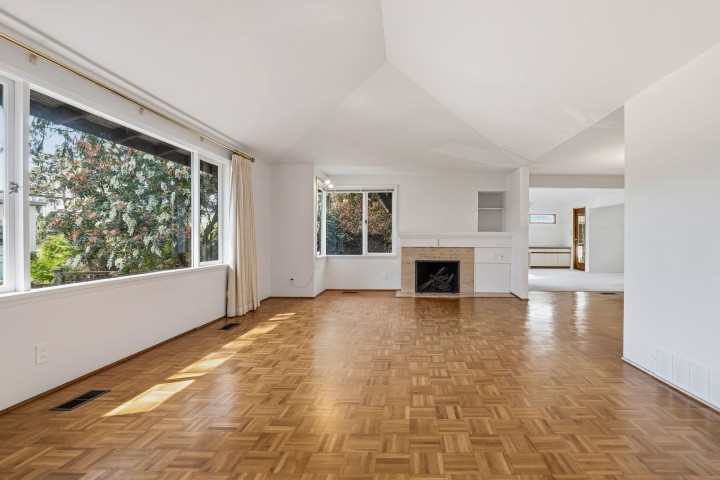 Photo 3 at 2493 Haywood Avenue, Dundarave, West Vancouver
