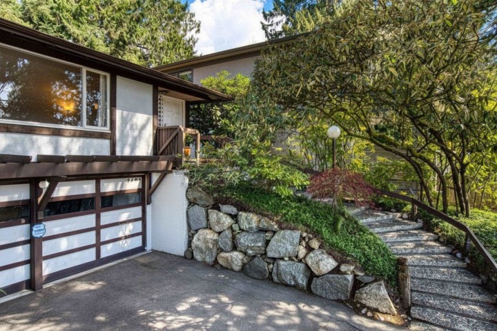 Photo 1 at 2493 Haywood Avenue, Dundarave, West Vancouver