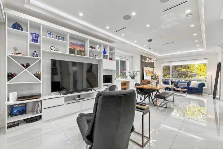 Photo 4 at 1267 E 53rd Avenue, South Vancouver, Vancouver East