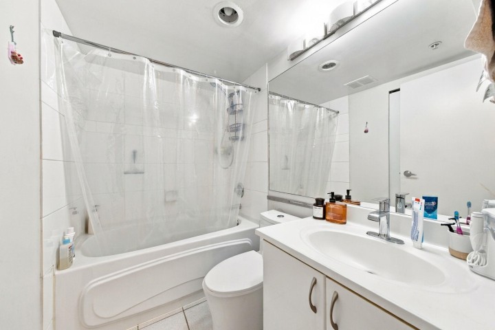 Photo 11 at 1803 - 939 Homer Street, Yaletown, Vancouver West