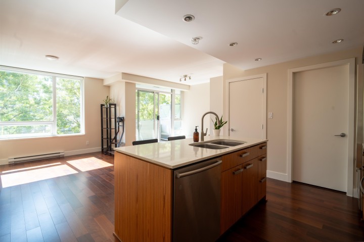 Photo 9 at 504 - 1675 W 8 Avenue, Fairview VW, Vancouver West