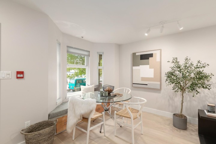 Photo 3 at 1680 E Pender Street, Hastings, Vancouver East