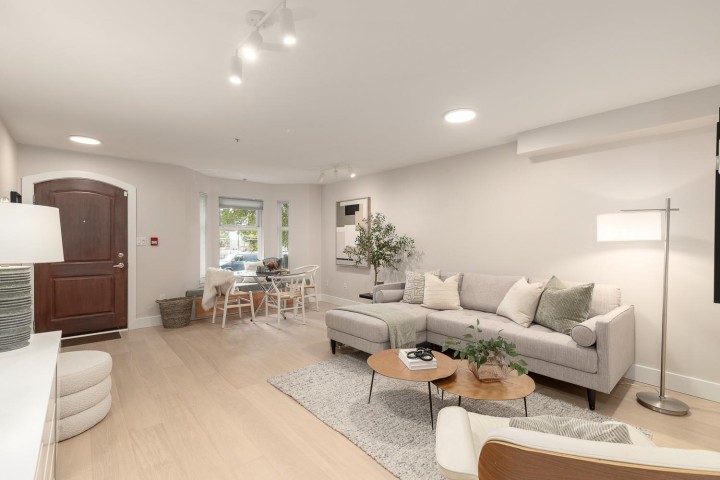 Photo 9 at 1680 E Pender Street, Hastings, Vancouver East