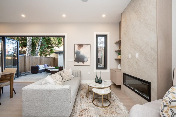 Photo 2 at 2 - 4579 W 11th Ave Avenue, Point Grey, Vancouver West