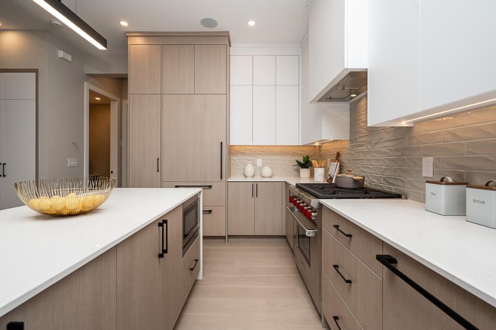 Photo 10 at 2 - 4579 W 11th Ave Avenue, Point Grey, Vancouver West