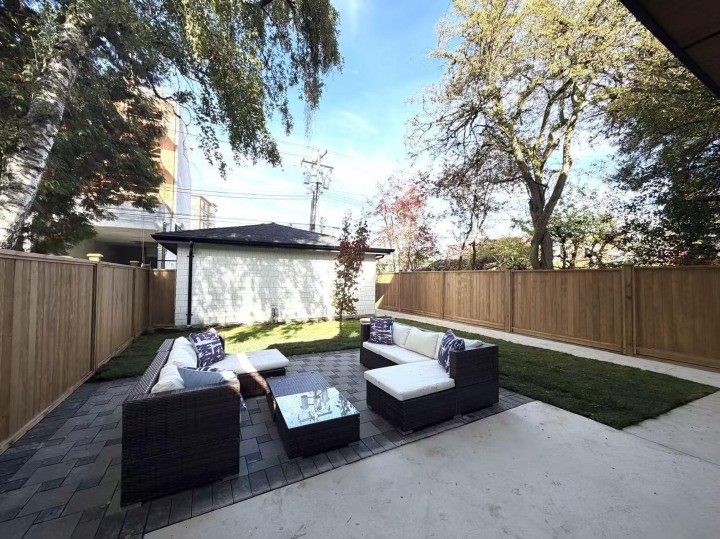 Photo 35 at 2 - 4579 W 11th Ave Avenue, Point Grey, Vancouver West