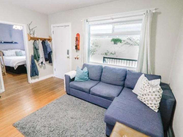 Photo 3 at 550 Cassiar Street, Renfrew VE, Vancouver East