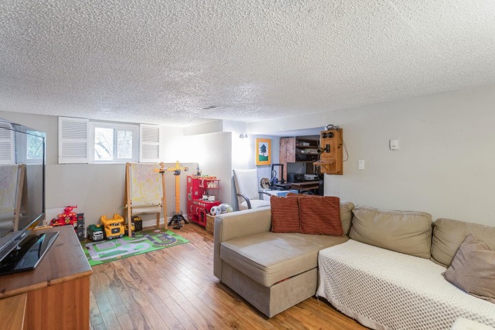 Photo 9 at 550 Cassiar Street, Renfrew VE, Vancouver East
