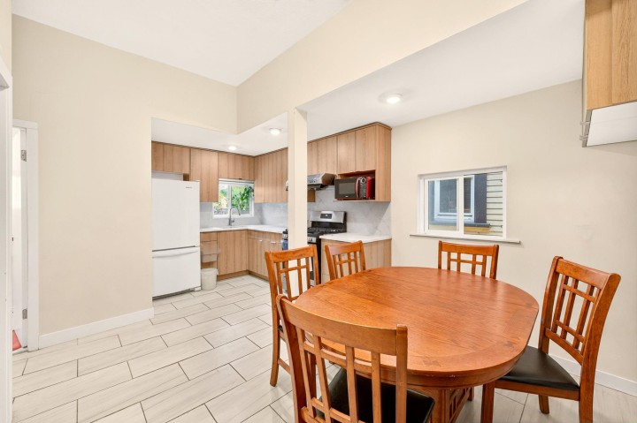 Photo 3 at 777 E Pender Street, Strathcona, Vancouver East