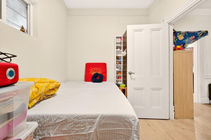 Photo 9 at 777 E Pender Street, Strathcona, Vancouver East