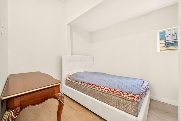 Photo 11 at 777 E Pender Street, Strathcona, Vancouver East