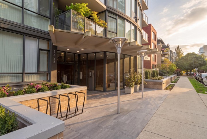 Photo 2 at 404 - 1428 W 6th Avenue, Fairview VW, Vancouver West