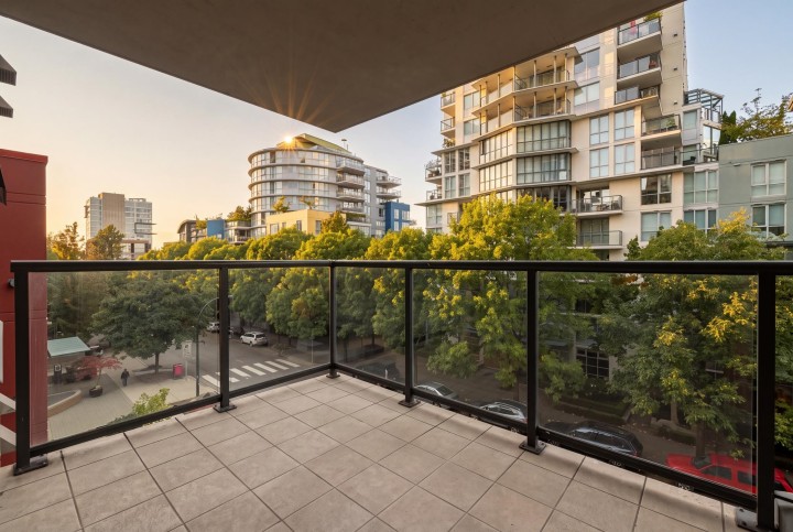 Photo 9 at 404 - 1428 W 6th Avenue, Fairview VW, Vancouver West