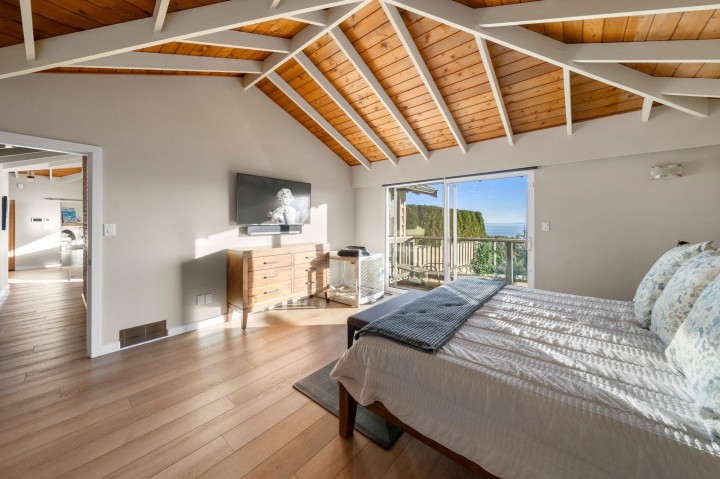 Photo 32 at 4570 Woodgreen Court, Cypress Park Estates, West Vancouver