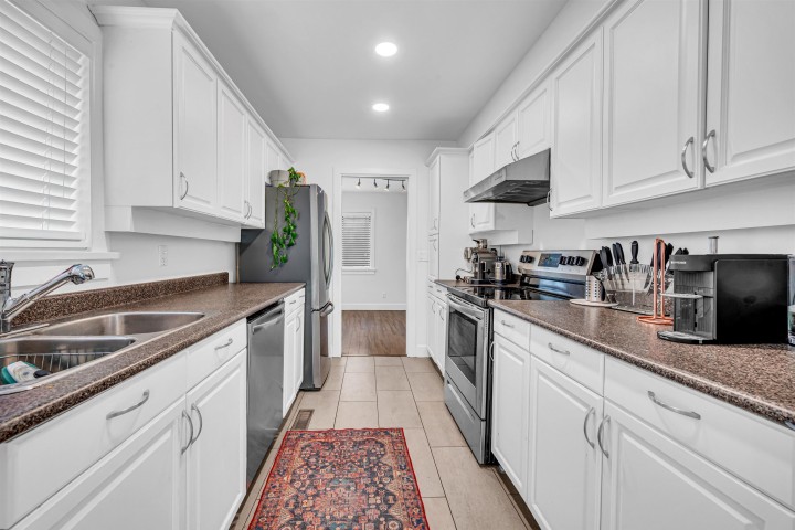 Photo 6 at 7237 Quatsino Drive, Champlain Heights, Vancouver East