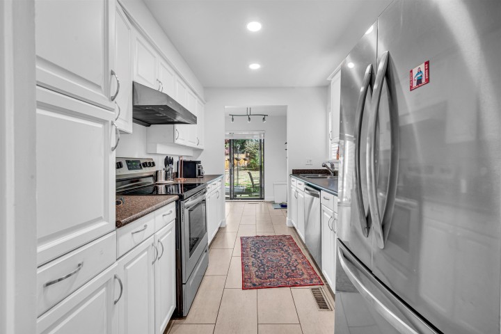 Photo 7 at 7237 Quatsino Drive, Champlain Heights, Vancouver East