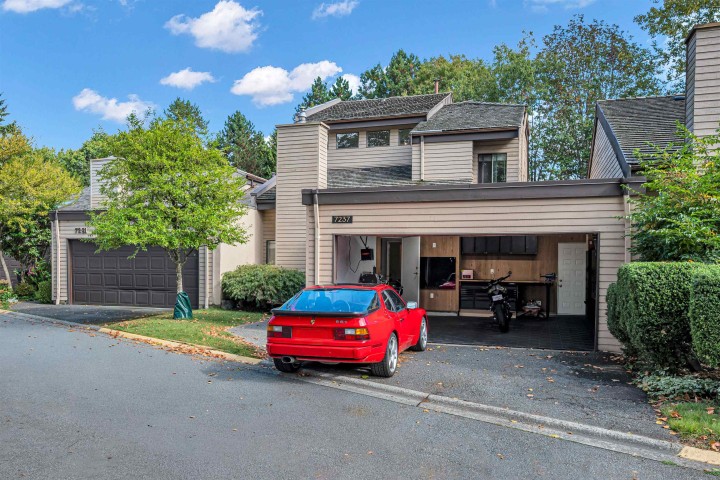 Photo 1 at 7237 Quatsino Drive, Champlain Heights, Vancouver East