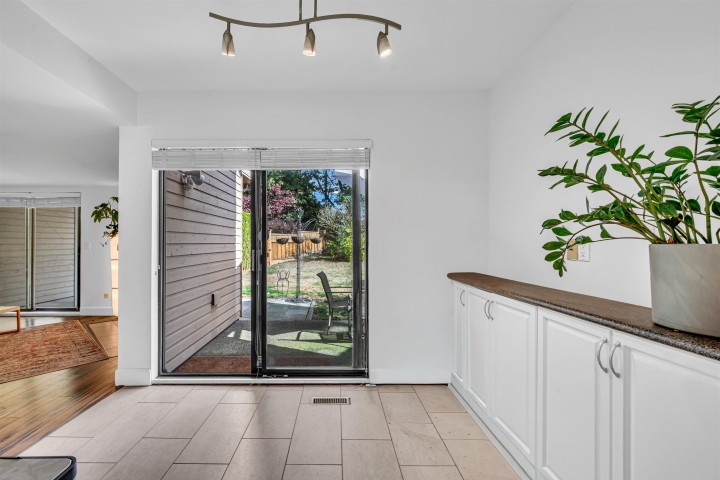 Photo 5 at 7237 Quatsino Drive, Champlain Heights, Vancouver East