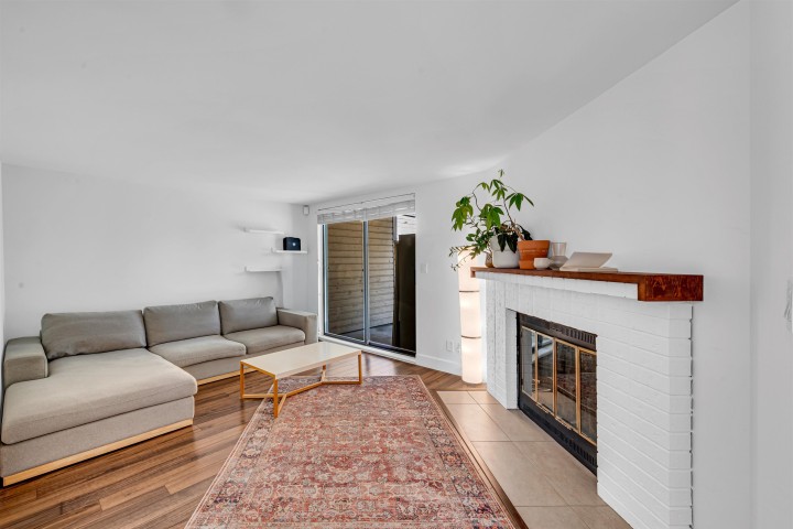 Photo 4 at 7237 Quatsino Drive, Champlain Heights, Vancouver East