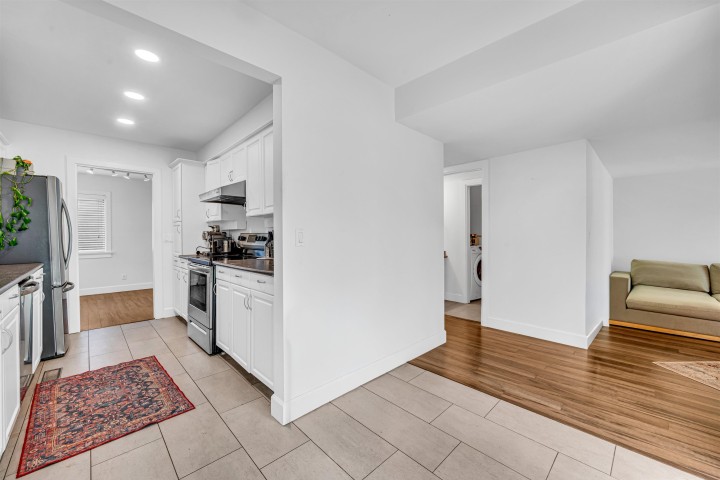 Photo 8 at 7237 Quatsino Drive, Champlain Heights, Vancouver East