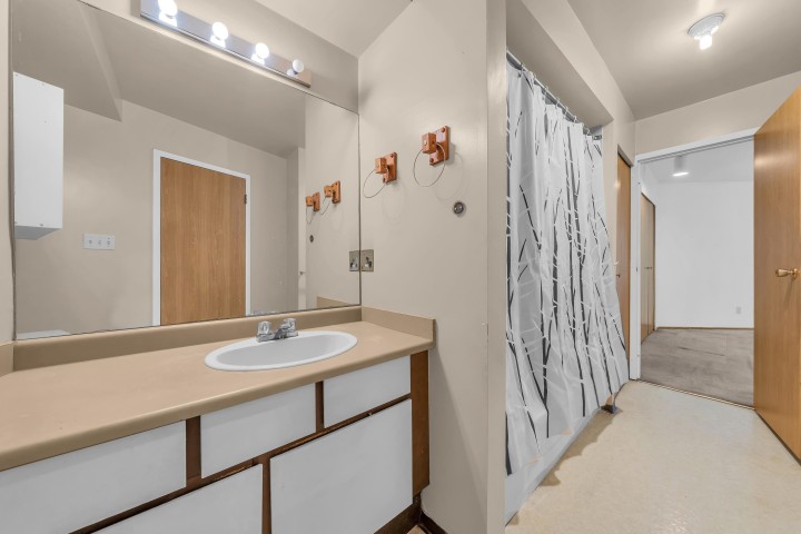 Photo 16 at 110 - 2222 Prince Edward Street, Mount Pleasant VE, Vancouver East