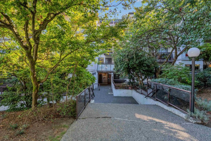 Photo 26 at 110 - 2222 Prince Edward Street, Mount Pleasant VE, Vancouver East