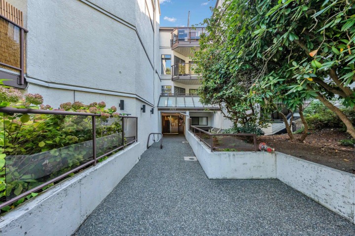 Photo 1 at 110 - 2222 Prince Edward Street, Mount Pleasant VE, Vancouver East