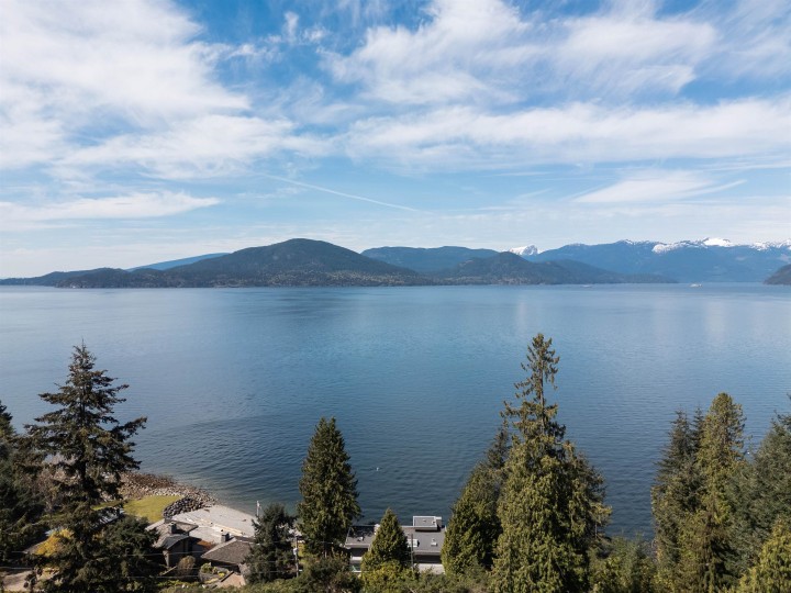 Photo 3 at 90 Isleview Place, Lions Bay, West Vancouver
