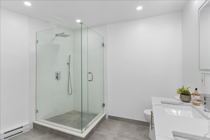 Photo 32 at 309 - 27 Alexander Street, Downtown VE, Vancouver East