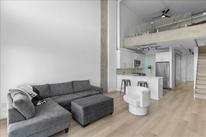 Photo 19 at 309 - 27 Alexander Street, Downtown VE, Vancouver East