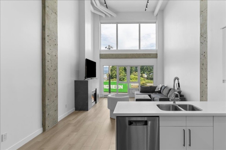 Photo 4 at 309 - 27 Alexander Street, Downtown VE, Vancouver East