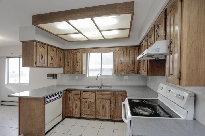 Photo 12 at 448 E 59th Avenue, South Vancouver, Vancouver East
