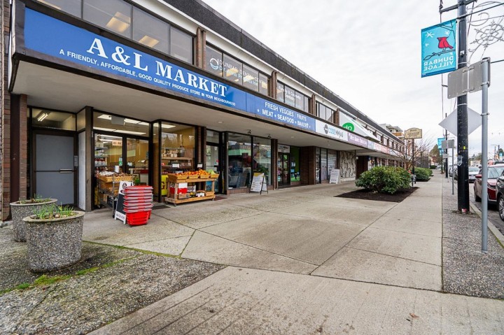 Photo 23 at 306 - 3580 W 41st Avenue, Southlands, Vancouver West