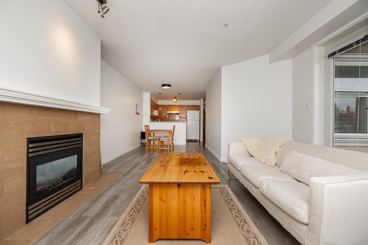 Photo 3 at 306 - 3580 W 41st Avenue, Southlands, Vancouver West