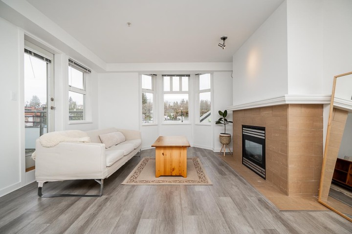 Photo 1 at 306 - 3580 W 41st Avenue, Southlands, Vancouver West