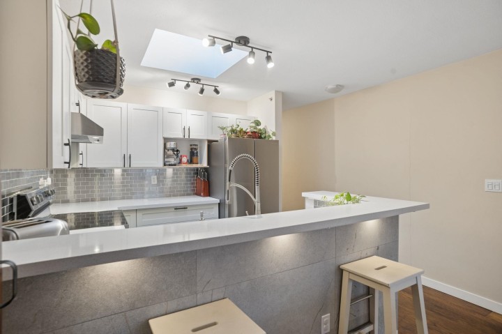 Photo 14 at 305 - 1707 Charles Street, Grandview Woodland, Vancouver East