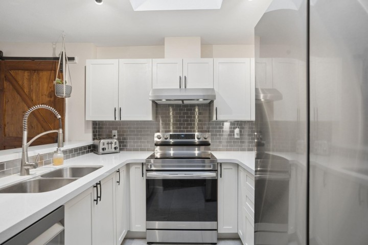 Photo 15 at 305 - 1707 Charles Street, Grandview Woodland, Vancouver East