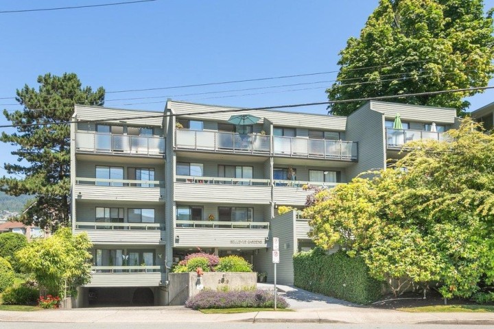Photo 2 at 208 - 2119 Bellevue Avenue, Dundarave, West Vancouver