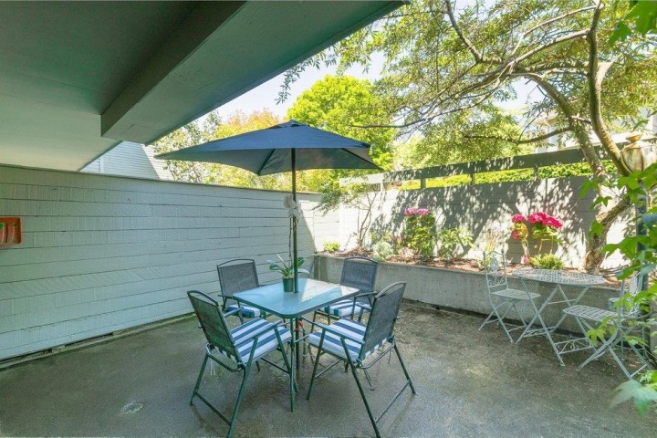 Photo 13 at 208 - 2119 Bellevue Avenue, Dundarave, West Vancouver