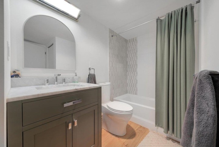 Photo 22 at 208 - 2119 Bellevue Avenue, Dundarave, West Vancouver