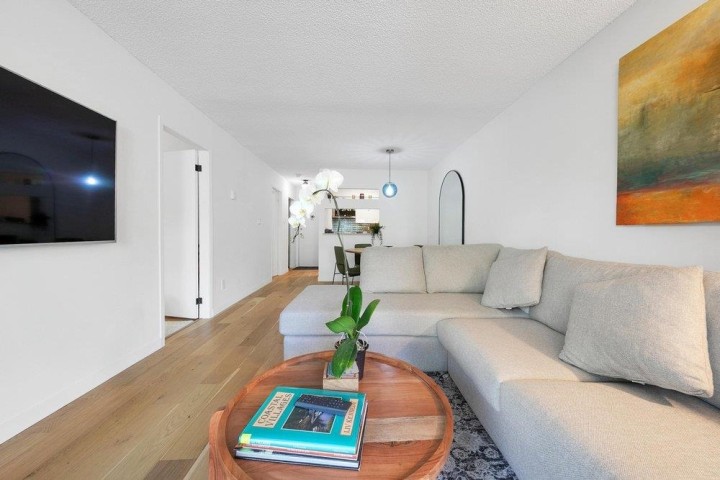 Photo 18 at 208 - 2119 Bellevue Avenue, Dundarave, West Vancouver