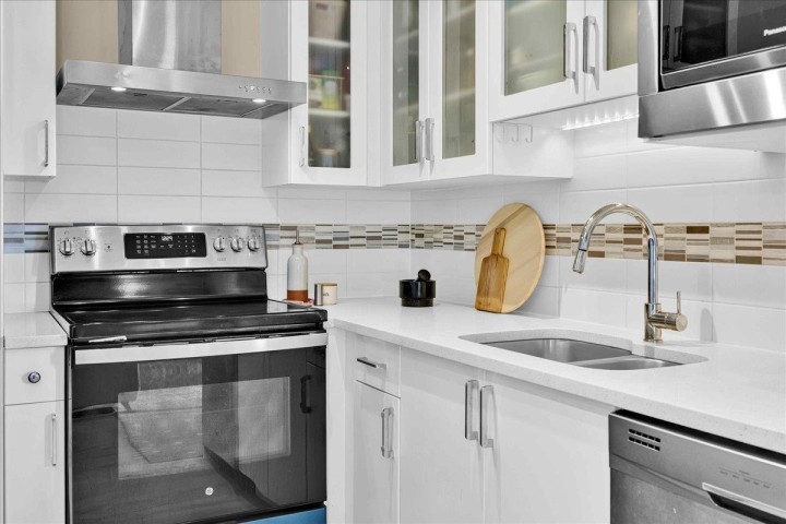 Photo 27 at 303 - 4882 Slocan Street, Collingwood VE, Vancouver East