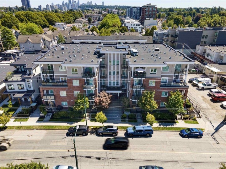 Photo 3 at 303 - 4882 Slocan Street, Collingwood VE, Vancouver East