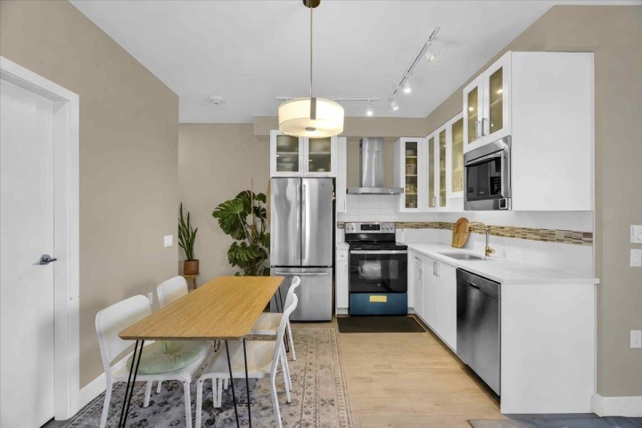 Photo 9 at 303 - 4882 Slocan Street, Collingwood VE, Vancouver East