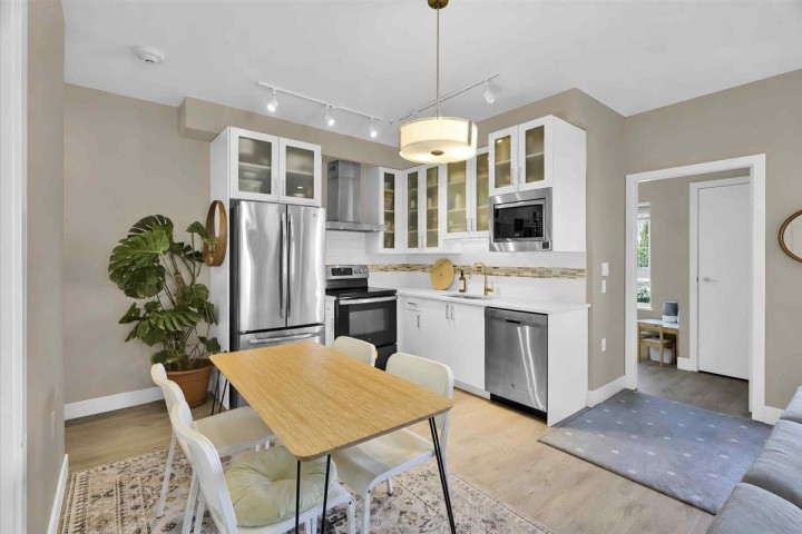 Photo 8 at 303 - 4882 Slocan Street, Collingwood VE, Vancouver East