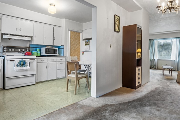 Photo 7 at 3281 E 2nd Avenue, Renfrew VE, Vancouver East